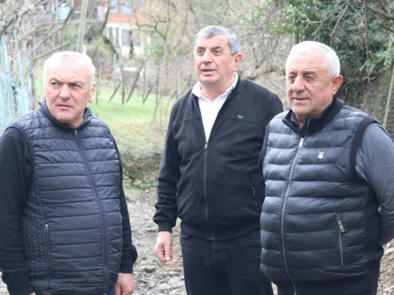 ცაგერის მუნიციპალიტეტის სოფელ ჩხუტელში მიმდინარეობს შიდა საუბნო გზის  სარეაბილიტაციო...
